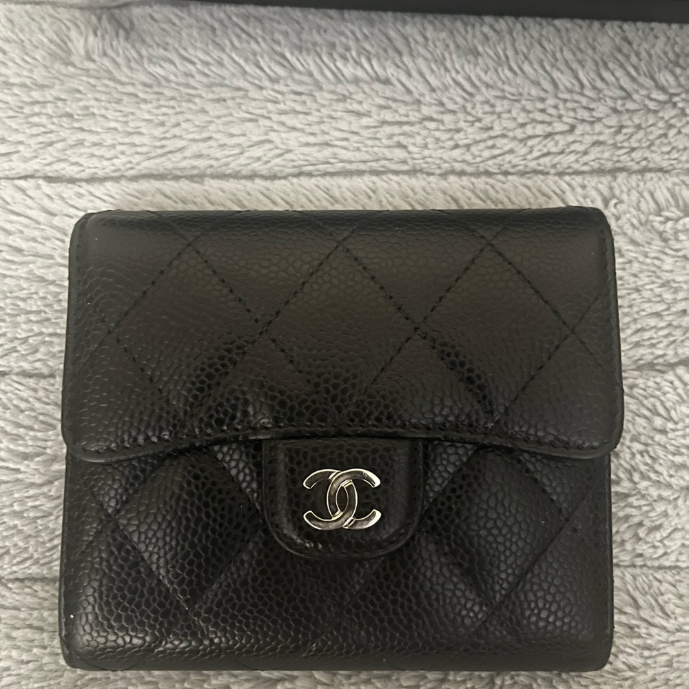 Chanel Caviar Classic Small Compact Flap Wallet - Picture 8 of 8